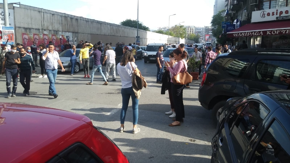 İzmir’de 6.6 şiddetinde deprem