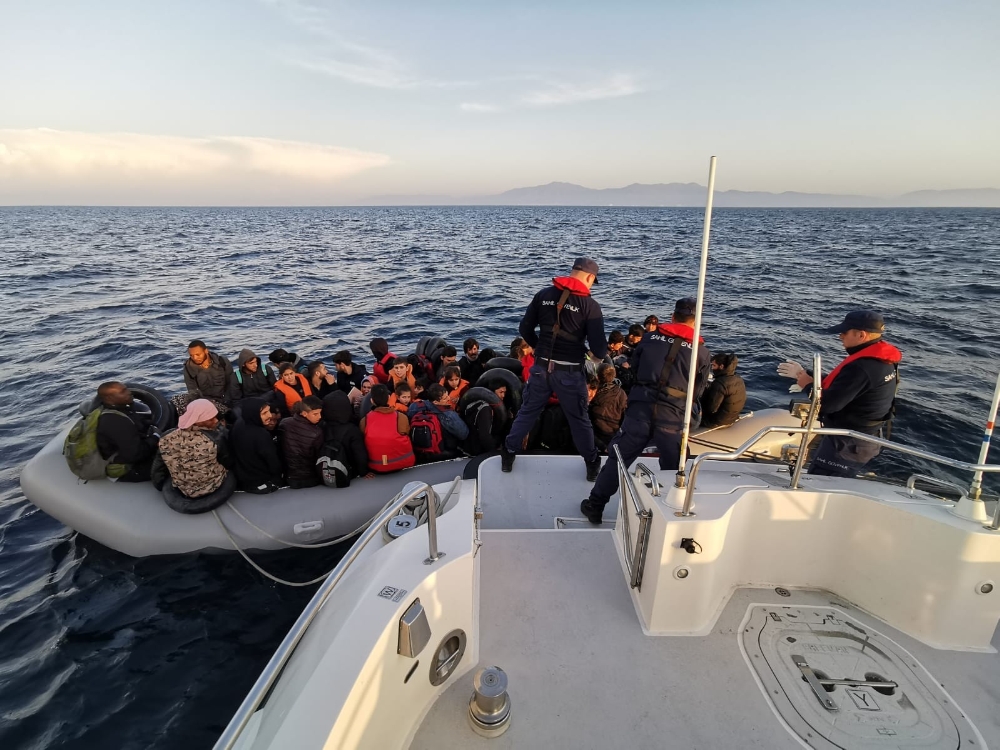 İzmirde 72 Düzensiz Göçmen Yakalandı