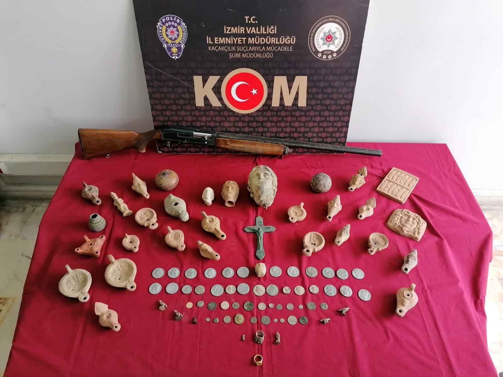 İzmir’de 91 adet tarihi eser ele geçirildi
