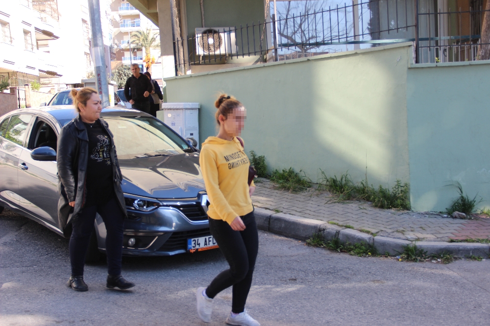 İzmir’de bulunan kayıp kızlar ailelerine kavuştu