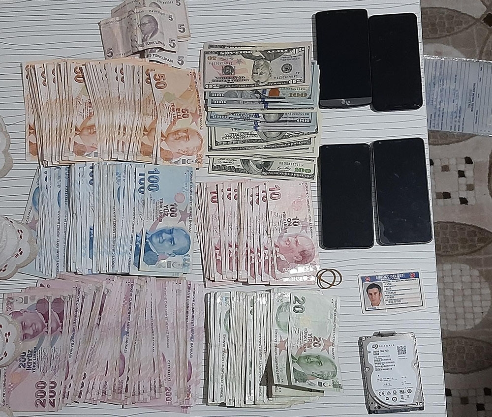 İzmir’de FETÖ’ye ardı ardına darbe: 41 tutuklama