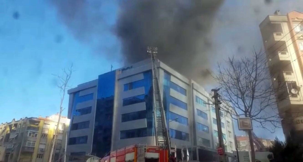 İzmir’de hastanede yangın paniği