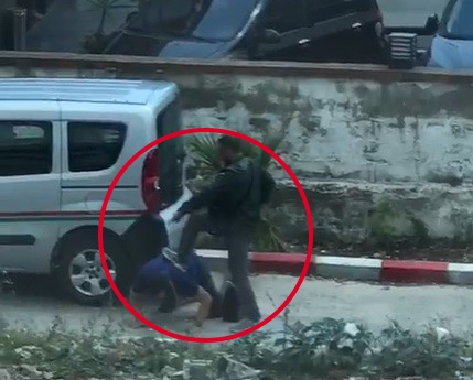 İzmir’de icra avukatına darp ve silahla tehdit anları kamerada