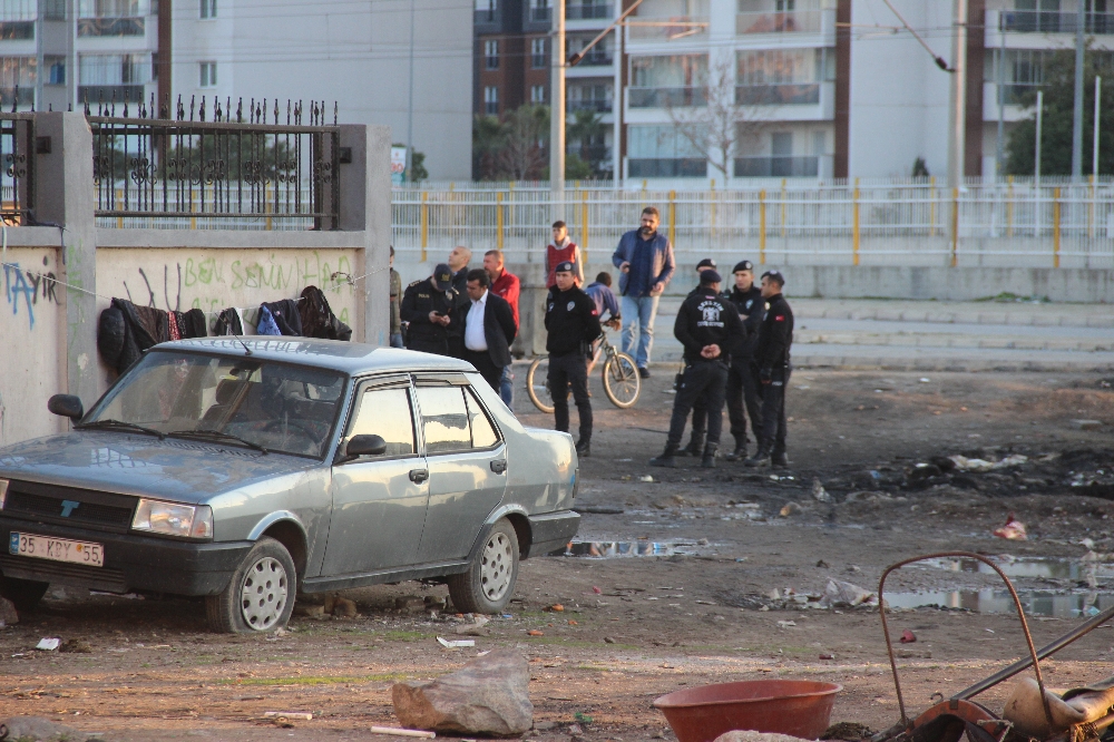 İzmir’de iki aile arasında silahlı çatışma: 4 yaralı