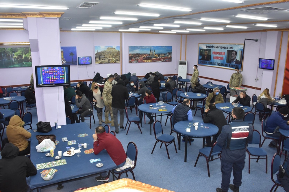 İzmir’de jandarmadan dev kumar operasyonu
