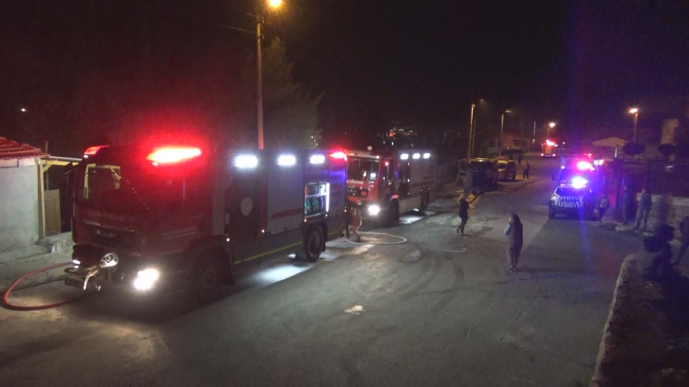 İzmir’de korkunç olay: Karısı ve kızı içerideyken evi ateşe verdi