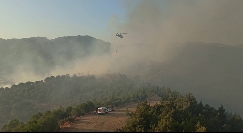 İzmir’de korkutan orman yangını: 2 helikopter, 9 arazöz müdahale ediyor