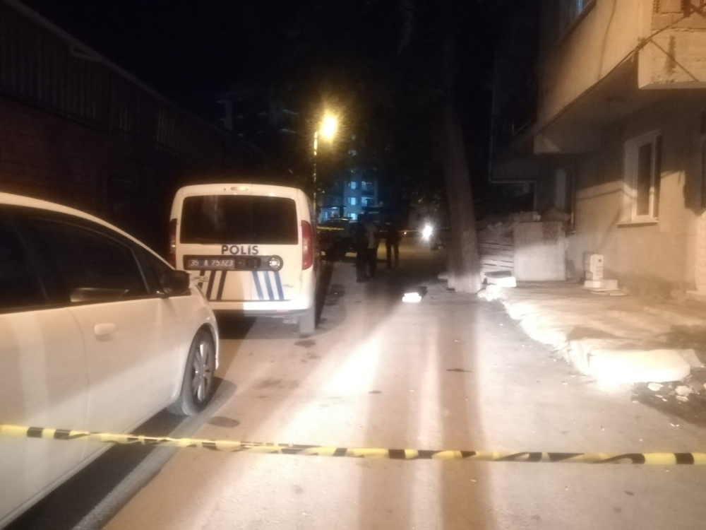 İzmir’de pompalı tüfekle vurulan kadın öldü