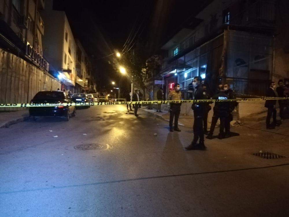İzmir’de silahlı kavga: 1 ölü, 1 yaralı