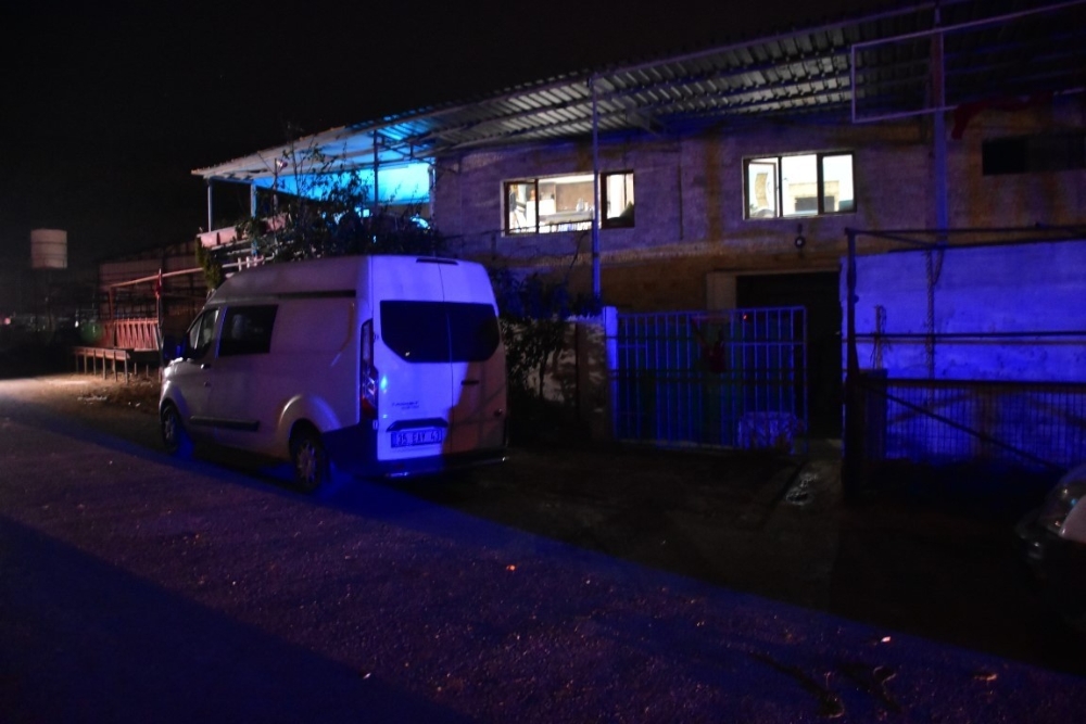İzmir’de sokağa çıkma kısıtlamasında komşu kavgası kanlı bitti: 1 ölü