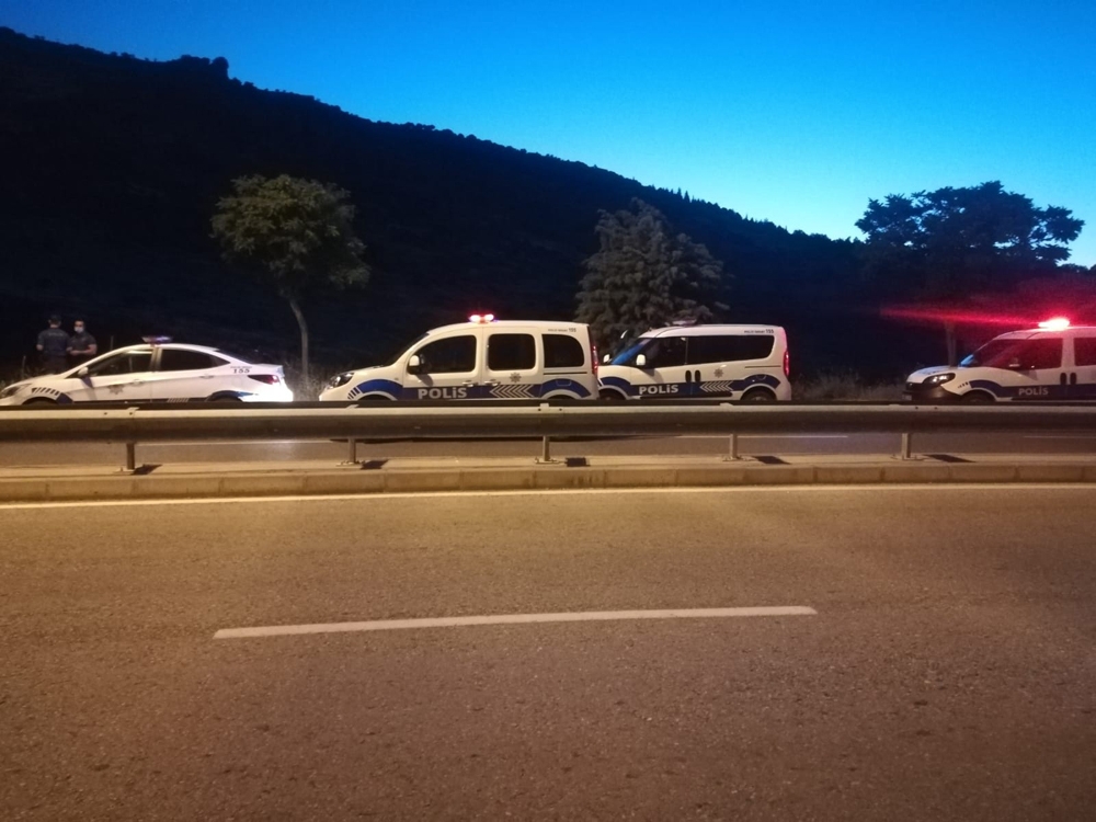 İzmir’de sokak ortasında pompalı tüfek dehşeti: 3 yaralı