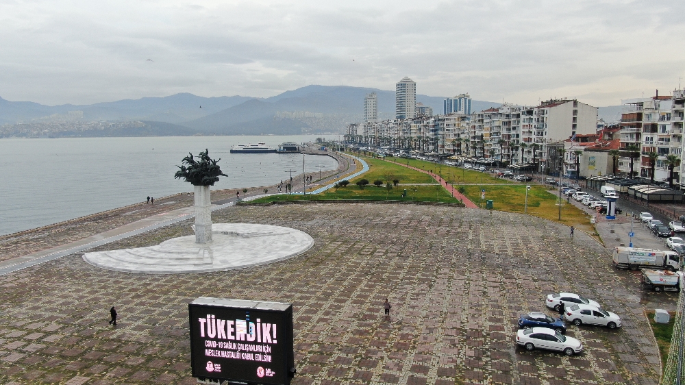 İzmir’de sular çekildi