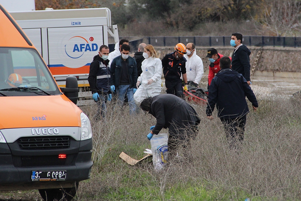 İzmir’de taşkına kapılan 2 kişinin cansız bedenine ulaşıldı