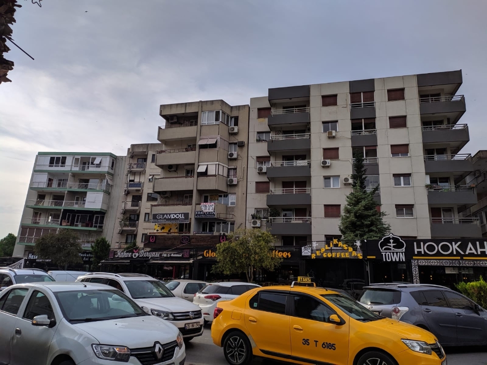 İzmirdeki Eğik Binalar Tahliye Ediliyor