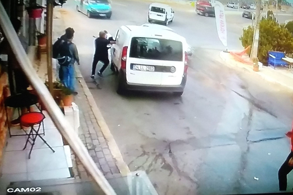 İzmir’deki kahramanlık anları güvenlik kamerasında