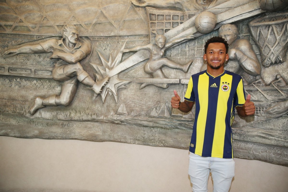 Jailson: “Fenerbahçe’de kalmak istiyorum”