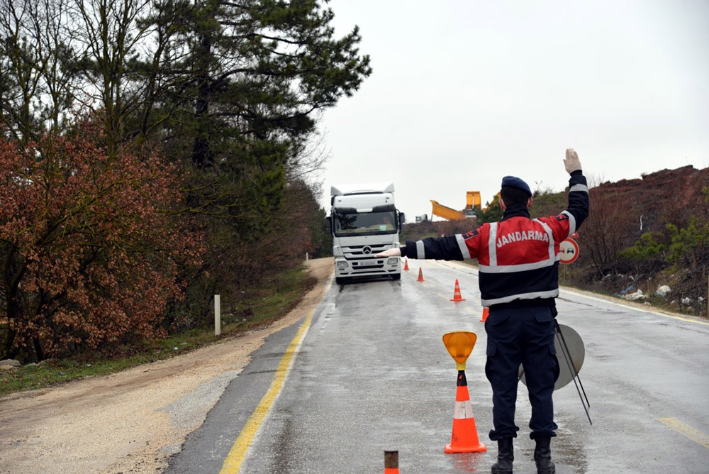 Jandarma ara yolları da tuttu
