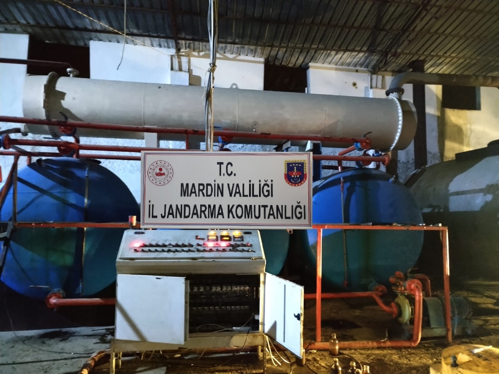 Jandarma BOTAŞ petrol boru hattından ham petrol çalın şahısları suçüstü yakaladı