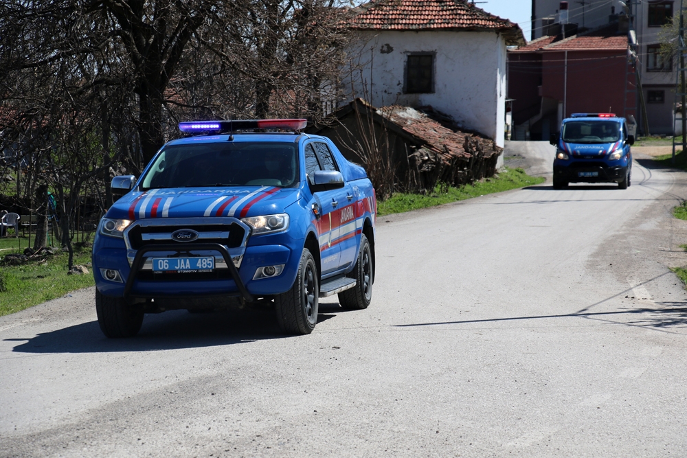 Jandarma Covid-19 ile mücadelede kırsalda tedbiri elden bırakmıyor