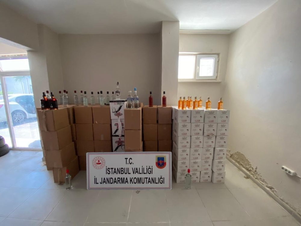 Jandarmadan sahte içki operasyonu: 1 ton 647 litre sahte içki ele geçirildi