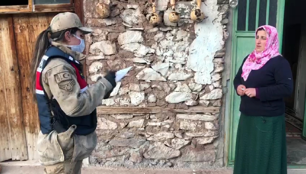 Jandarmadan sosyal yardım mesaisi