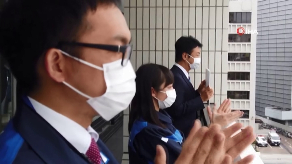 Japonya’da sağlık çalışanlarına alkışlı destek