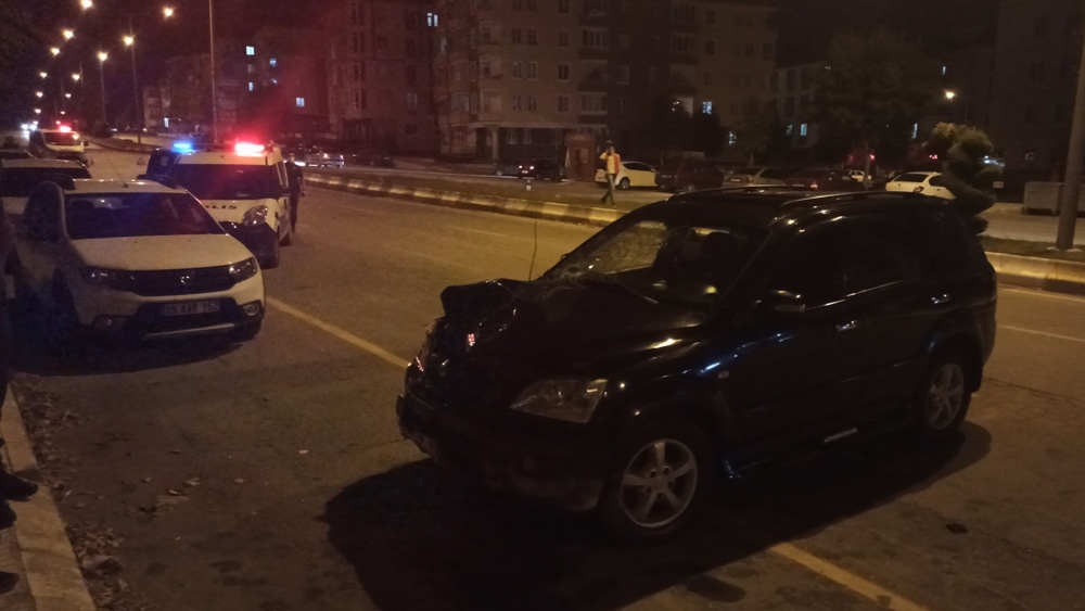 Jip, motosiklete çarptı: 1 ölü