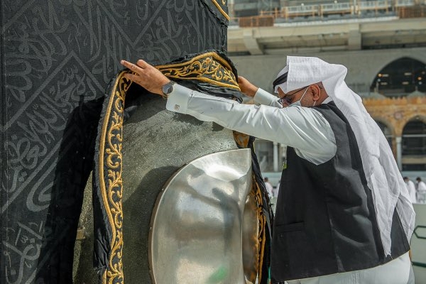 Kabe örtüsünün bakım çalışmaları başladı