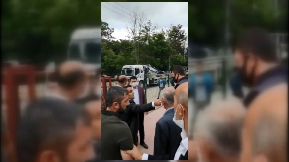 Kaçak bina yıkımda zabıta memuruna yumruklu saldırı