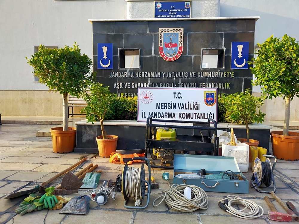Kaçak kazı yapan şüpheliler çadırda yakalandı
