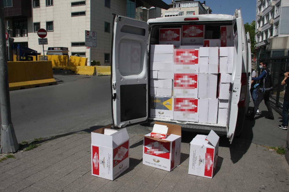 Kaçak sigara makaronları ele geçirildi: 3 gözaltı