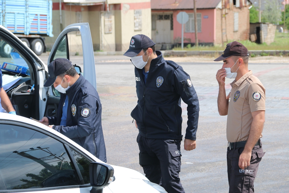 Kaçtılar ama polis yakaladı, 13 bin 800 TL ceza kesti