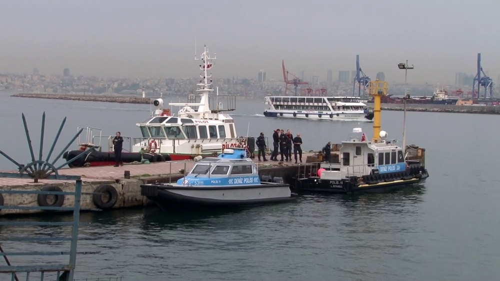 Kadıköy’de denizde erkek cesedi bulundu