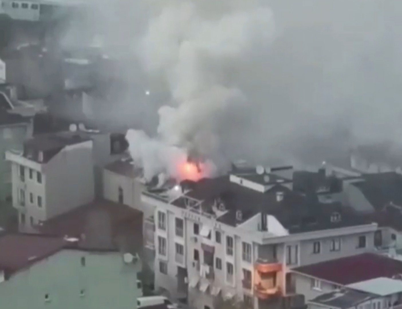 Kadıköy’de iftara dakikalar kala yangın paniği: 1 yaralı