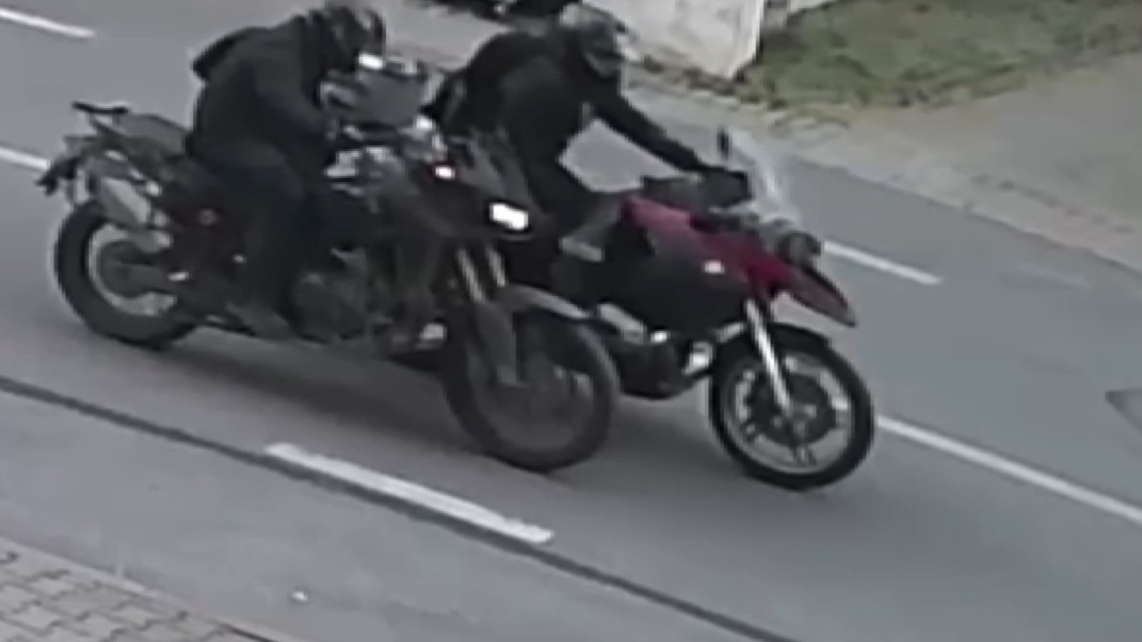 Kadıköy’de, sanatçı Ozan Musluoğlu’nun 200 bin liralık lüks motosikleti çalındı