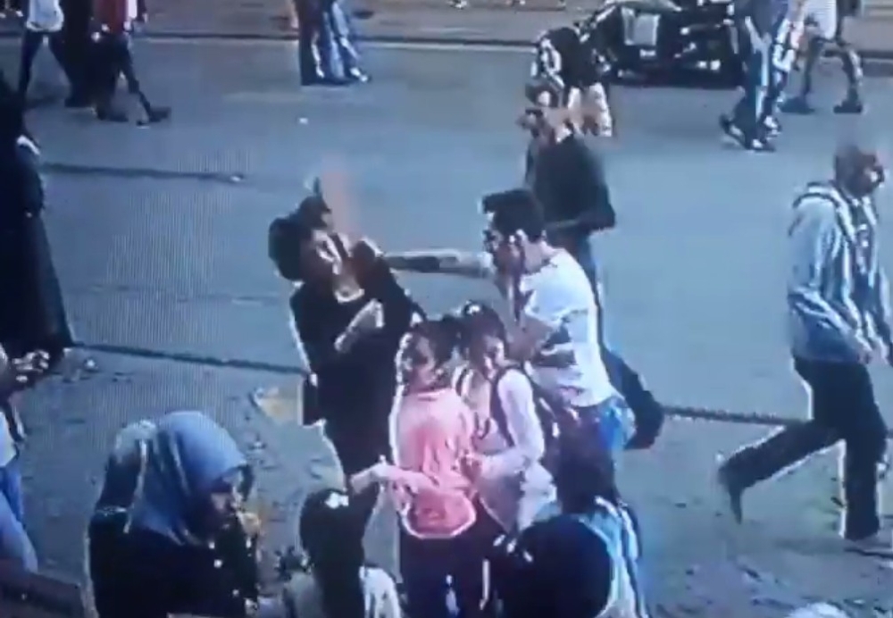 Kadını Döven Şahsa Meydan Dayağı