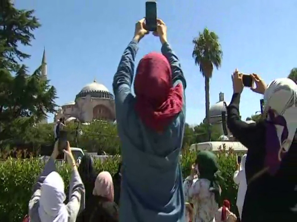 Kadınlar Ayasofya Camii’ne akın etti