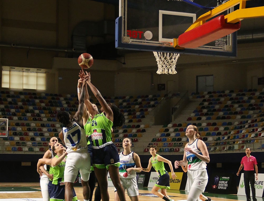 Kadınlar Basketbol Süper Ligi: İzmit Belediyespor: 70 - Nesibe Aydın: 75