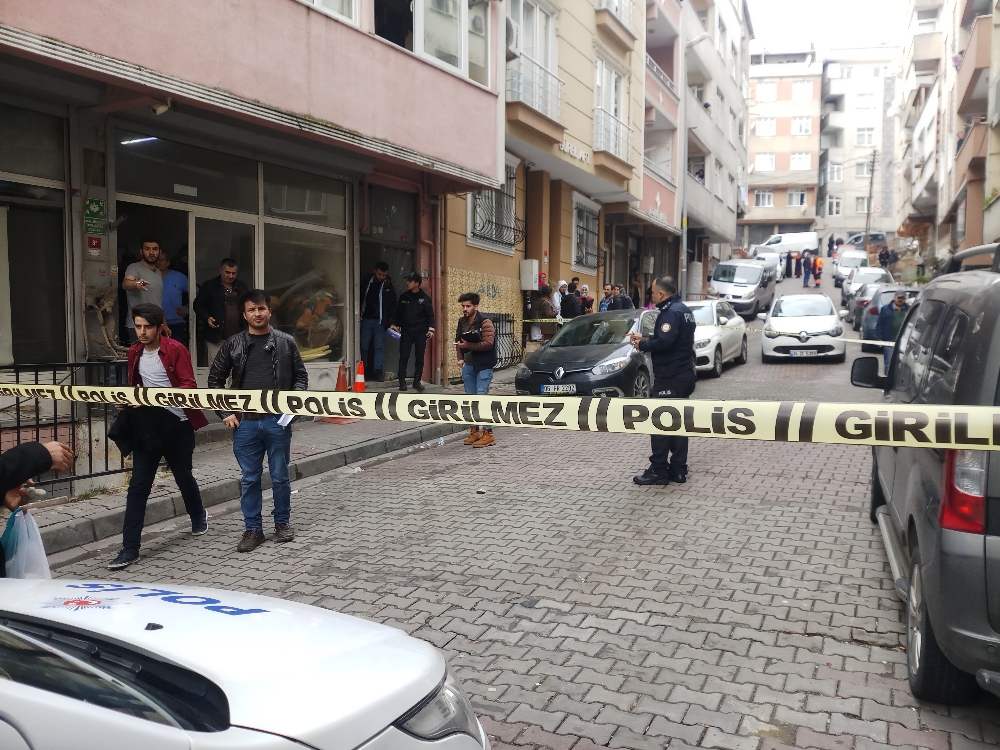 Kağıthane’de dehşet: Eşini, kızını ve bir kişi vurup kaçtı