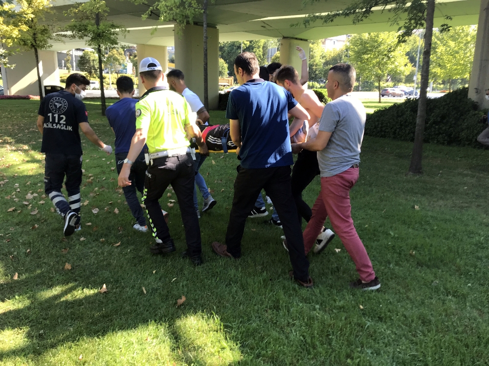 Kağıthane’de film sahnelerini aratmayan motosiklet kazası: 2 yaralı