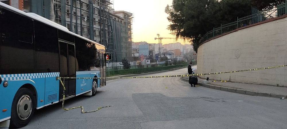 Kağıthane’de iki gence kısıtlama gününde silahlı saldırı