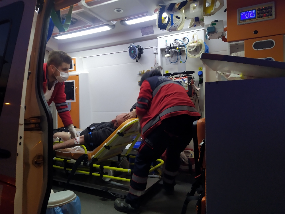 Kağıthane’de kısıtlamada sokakta silahlı kavga: 1 yaralı