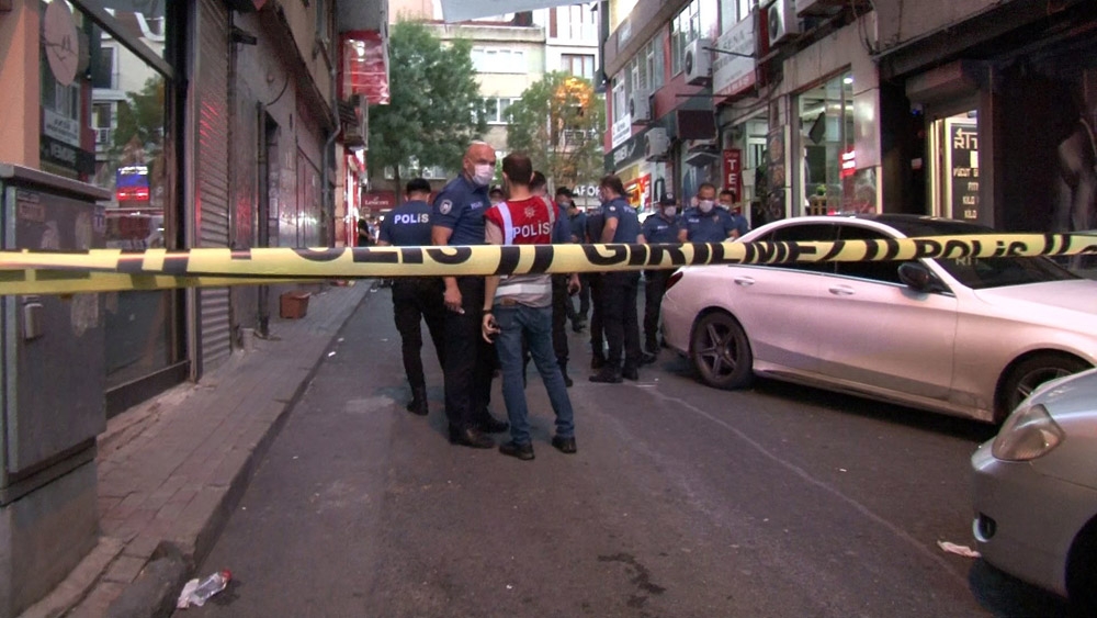 Kağıthane’de silahlı saldırı: 1’i çocuk 3 yaralı