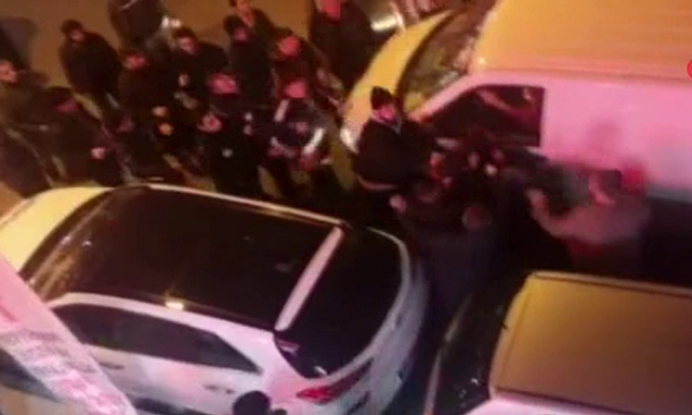 Kağıthane’de tacizci olduğu iddia edilen şahsa meydan dayağı