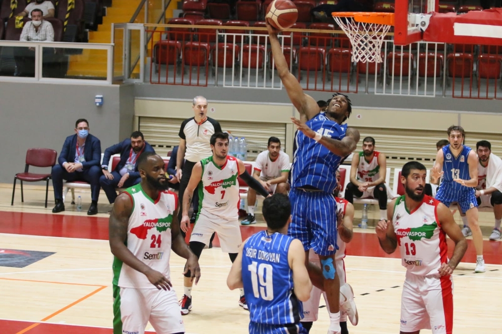 Kağıtspor deplasmanda konuk olduğu Semt77 Yalovaspor’u 70-58 mağlup etti