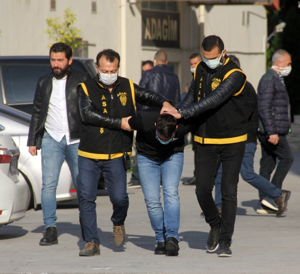 Kalaşnikofla yakalandı 