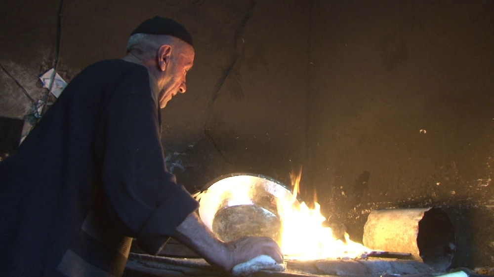 Kalaycı Fahrettin Usta 60 Yıldır Bakırı Sevgiyle Parlatıyor