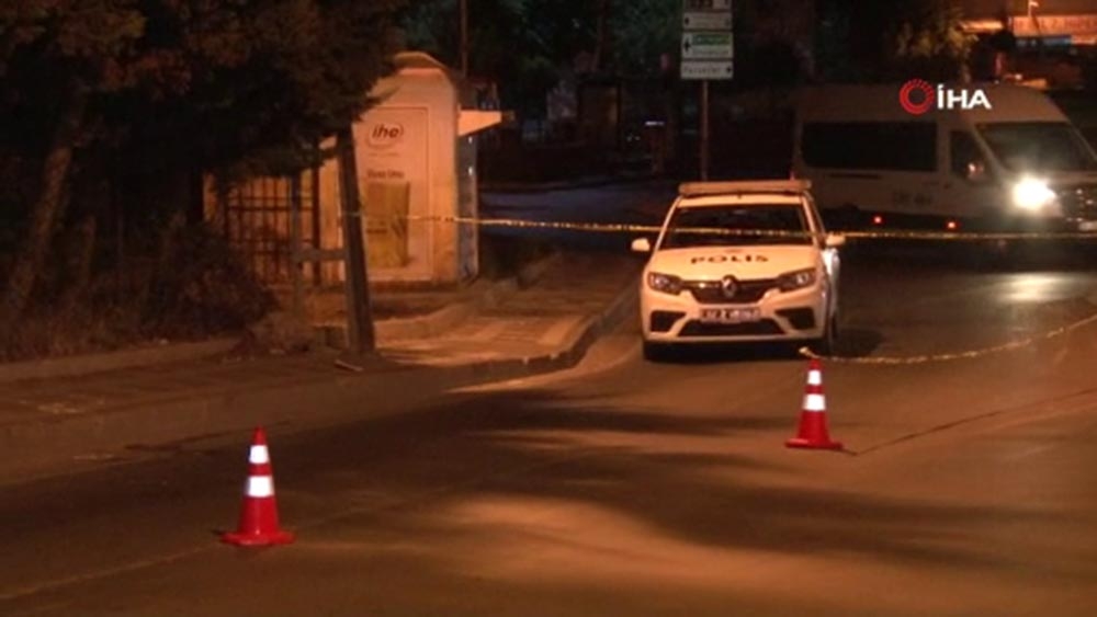 Kaldırımda oturan kişiye silahlı saldırı