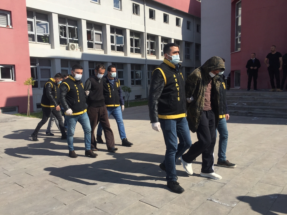Kameralara yakalanan 4 hırsız tutuklandı