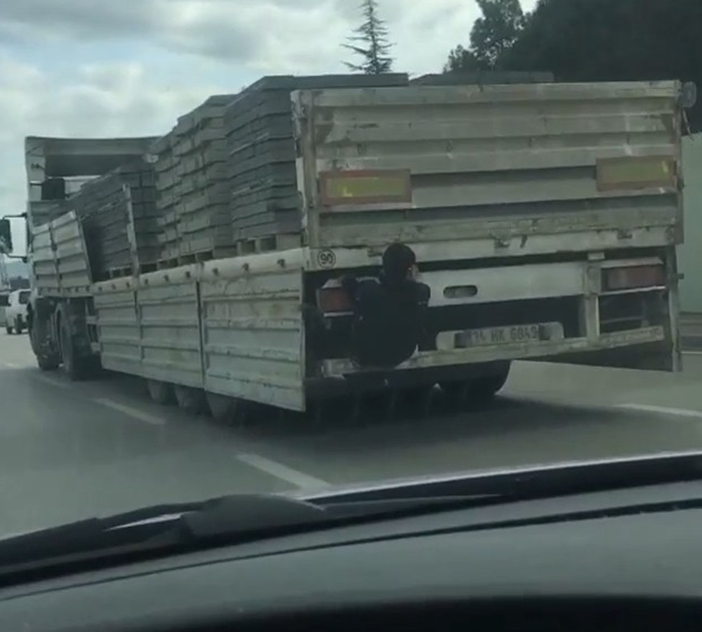 Kamyon kasasında bir 